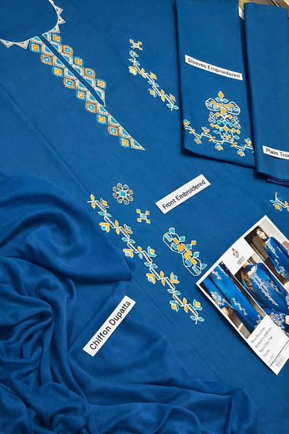 3 Pcs Premium Lawn Suit with digital print